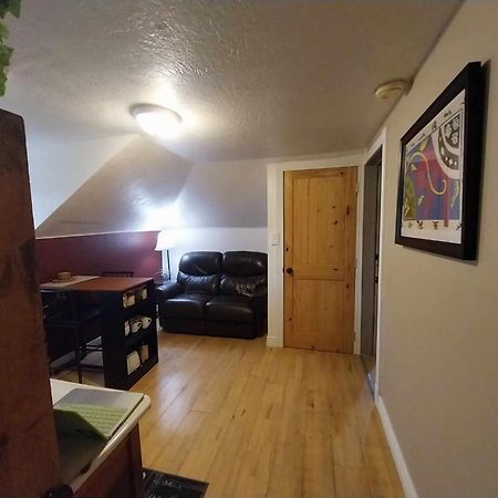 Cozy And Quiet Apartment On The Second Floor Escalante Bagian luar foto